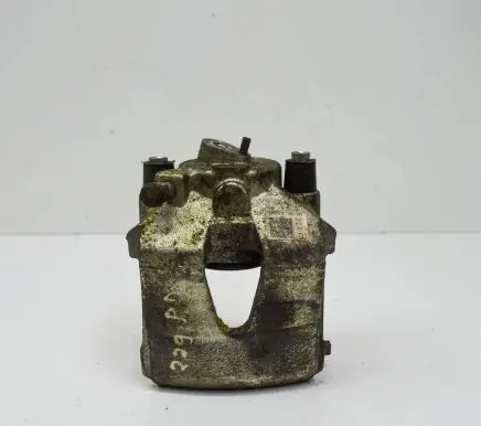Volkswagen Golf VII Front brake caliper