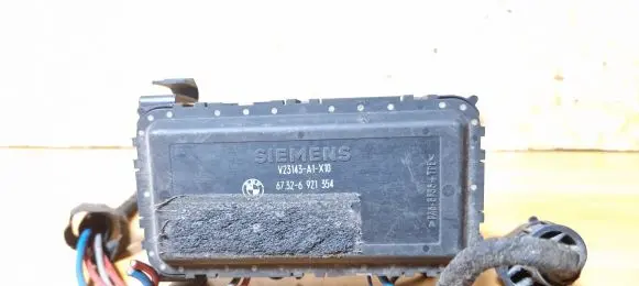 BMW 5 E39 Coolant fan relay 67326921354