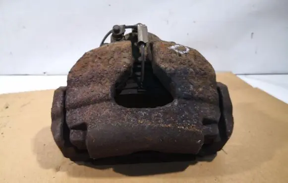 Volkswagen Touareg I Front brake caliper