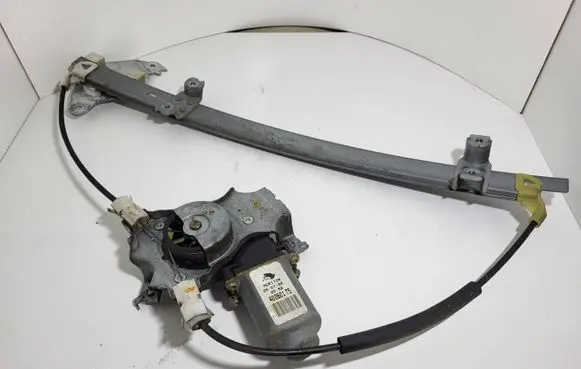 Nissan Almera N16 Front door window regulator motor 400601T5