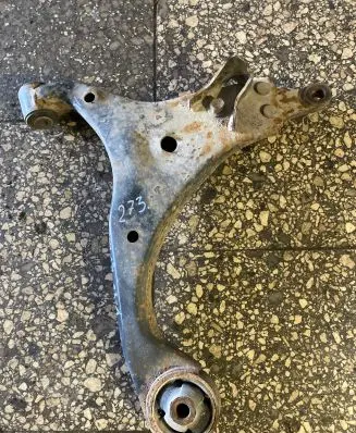 Hyundai i30 Front lower control arm/wishbone