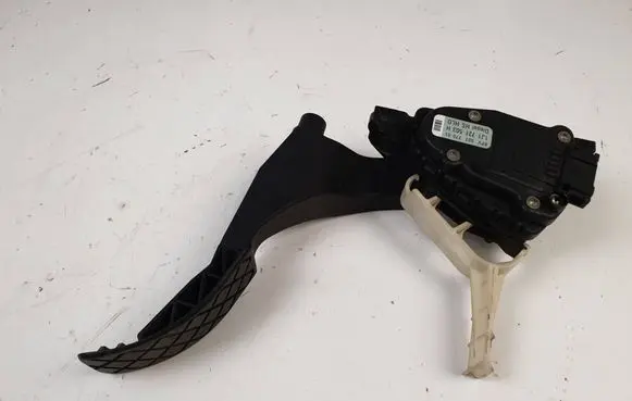 Volkswagen New Beetle Accelerator throttle pedal 1J1721503H