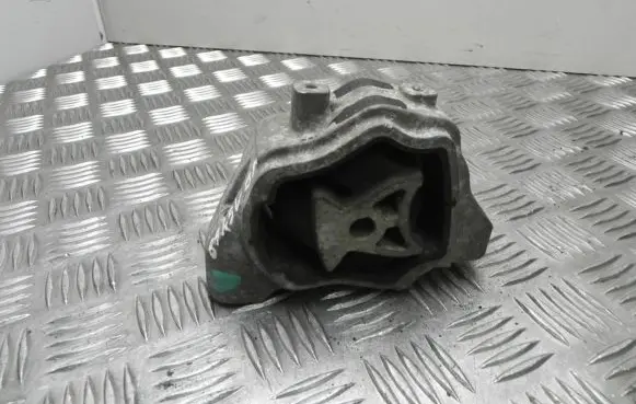 Volvo XC60 Engine mount bracket TR8070M18 VD15468