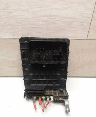 Volkswagen Golf V Fuse module 1K0937125A 017183071