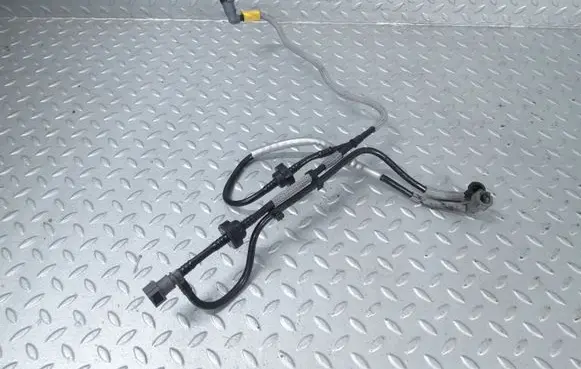 Dacia Sandero III Fuel line pipe 118260523R
