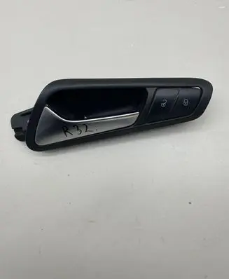 Volkswagen PASSAT B6 Front door interior handle 3C1837113D