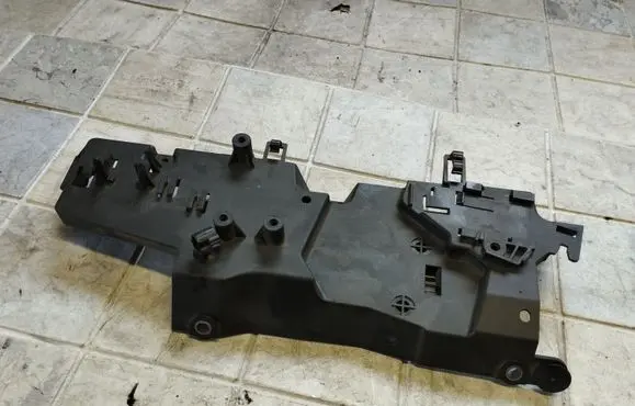 BMW 7 F01 F02 F03 F04 Other engine bay part 13627806494