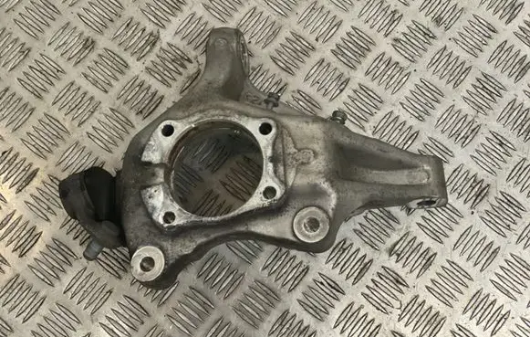 Lexus CT 200H Front wheel hub
