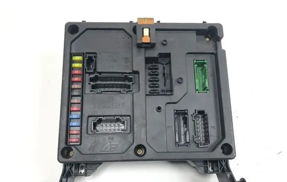 Seat Alhambra (Mk1) Fuse module S120042200B 7M3962258AG 4M2114B205BA