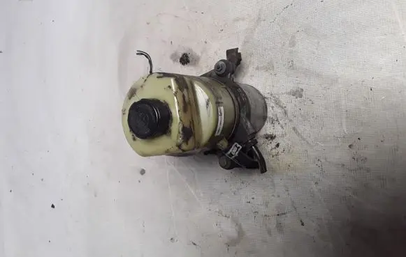 Ford Focus Power steering pump 4M513K514BD
