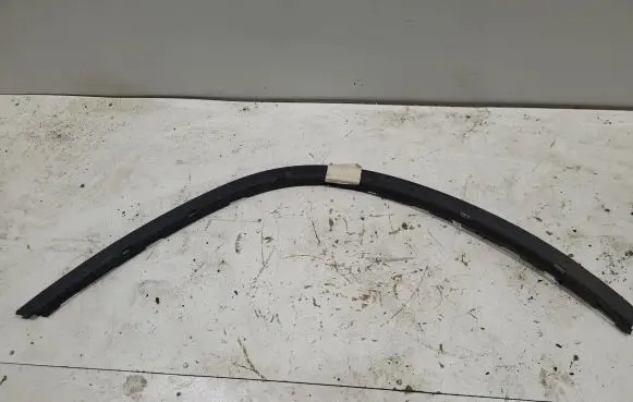 Mercedes-Benz GL X166 Front arch trim A1668846322