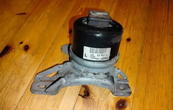 Land Rover Range Rover Evoque L538 Engine mounting bracket BJ326F012AB G3046001