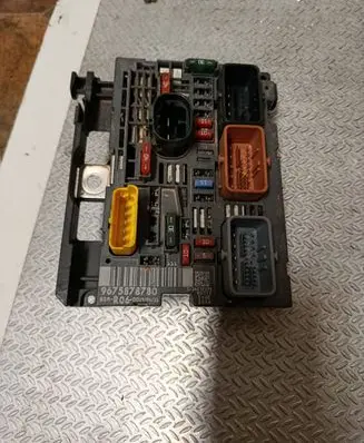 Peugeot 308 BSM Control unit 9675878780