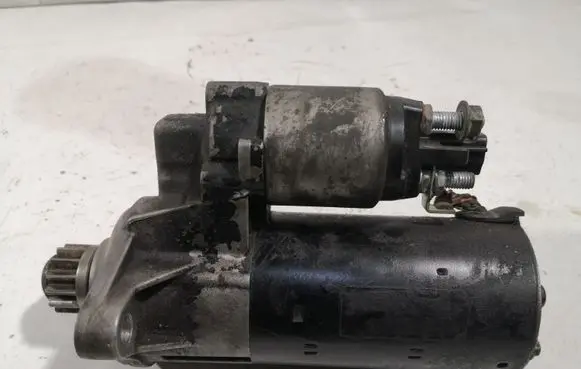 Volkswagen PASSAT B7 Starter motor