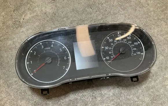 Speedometer (instrument cluster)