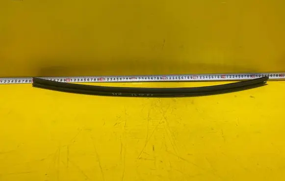 Audi A4 S4 B8 8K Rubber seal front door window/glass 8K0837480C