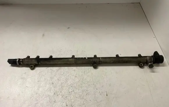Mercedes-Benz E W211 Fuel main line pipe A6130700195 A6110780449