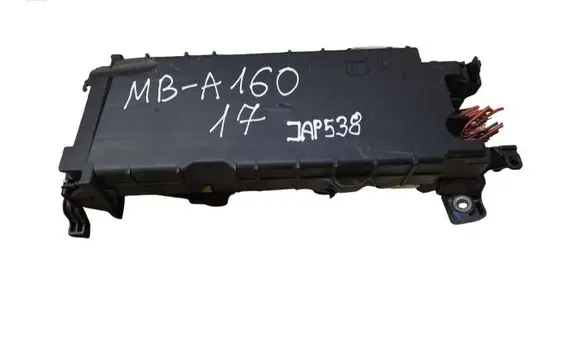 Mercedes-Benz A W176 Fuse box set A2465400140