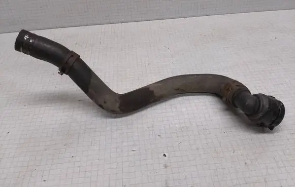 Volkswagen Golf V Engine coolant pipe/hose