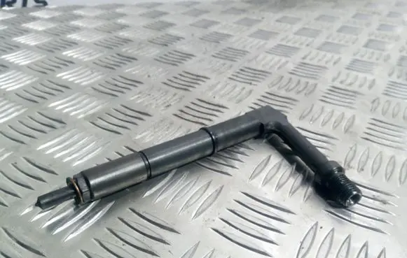 Nissan Almera N16 Fuel injector 484391 0731