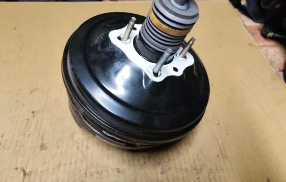 Chrysler 300 - 300C Brake booster P04779469AC