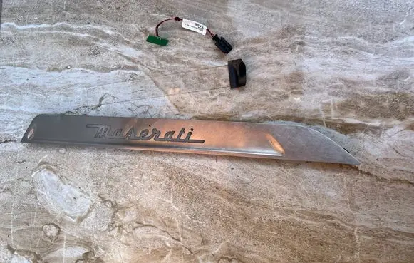 Maserati Levante Front sill trim cover 670042050 670042051