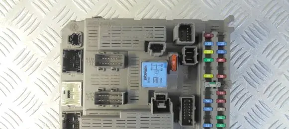 Peugeot 807 Fuse box set 9651938280