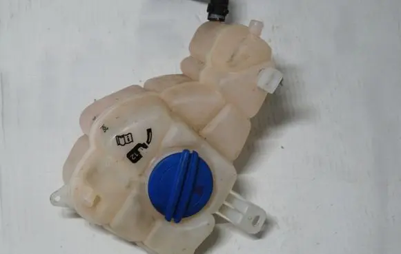 Audi A8 S8 D4 4H Coolant expansion tank/reservoir 4H0121403