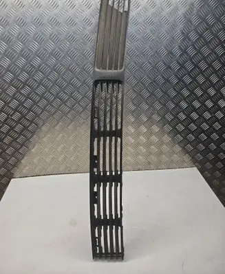 Volkswagen PASSAT B5 Front bumper lower grill 3B0853677A