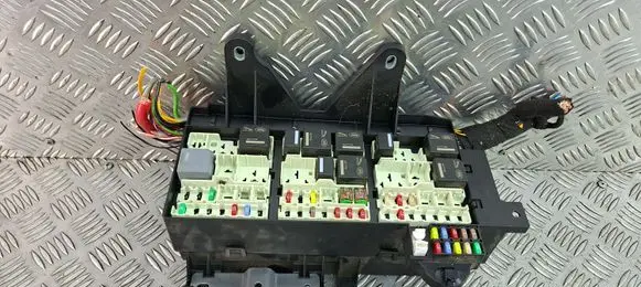 Jaguar XE Fuse module GX7314C445AA