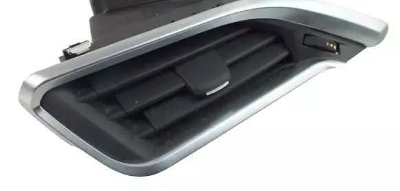 Peugeot 208 Dash center air vent grill 9633131777