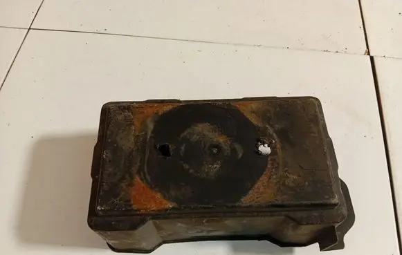 Honda FR-V Battery box tray cover/lid 