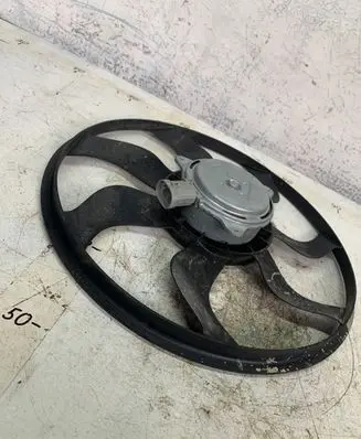 Renault Clio V Radiator cooling fan shroud