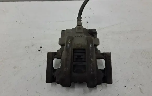 BMW 4 F32 F33 Rear brake caliper 6850857 6850860