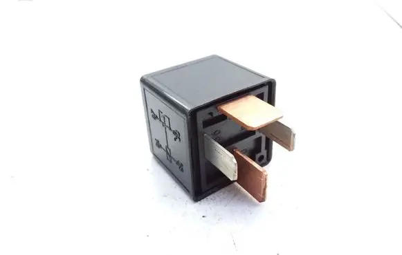 Hyundai Accent Other relay 32610022 V23134J57X117