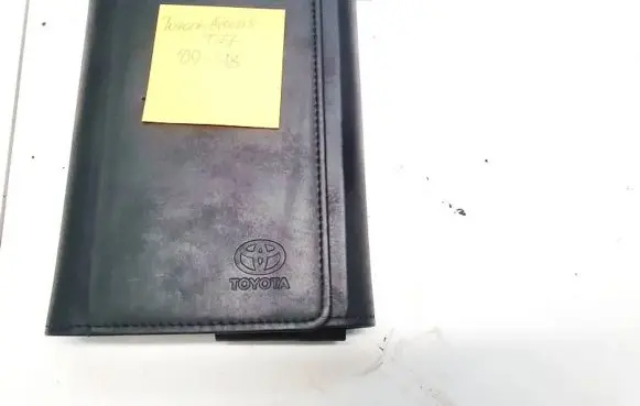 Toyota Avensis T270 Owners service history hand book 