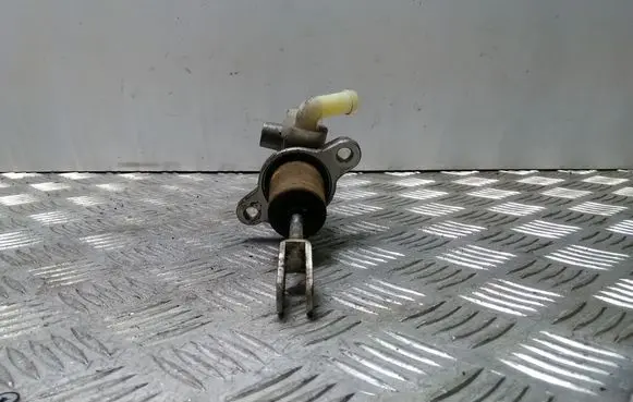 Clutch slave cylinder
