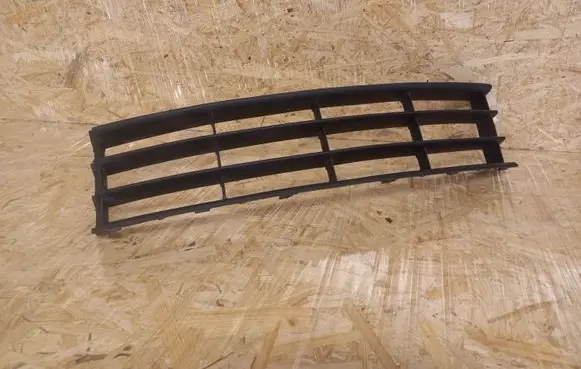 Skoda Octavia Mk2 (1Z) Front bumper lower grill 1Z0853677C