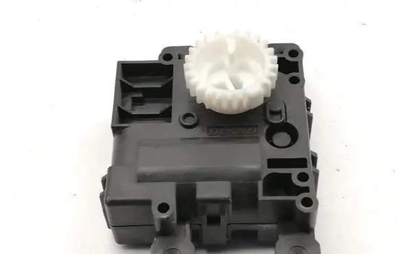 Toyota Prius (XW50) A/C air flow flap actuator/motor 0638002031