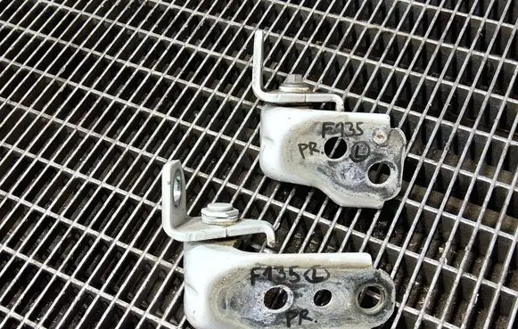 Ford Turneo Courier Front door hinge set 