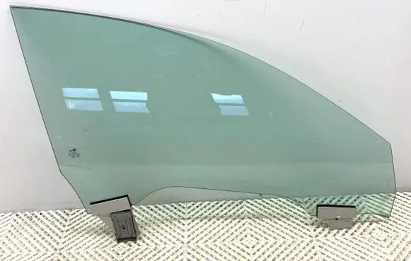 Volkswagen Arteon Front door window glass four-door 