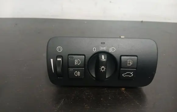 Volvo V70 Light switch 30739414