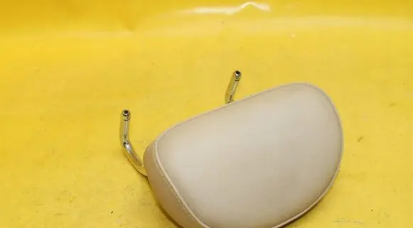 Mercedes-Benz CLS C219 Rear seat headrest 