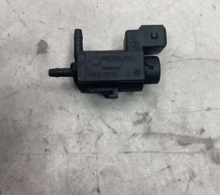 Volvo XC70 Turbo solenoid valve 30611668 72224010 02T205