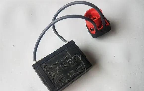 Ford Mondeo Mk III Voltage converter/converter module 1307329062 190111