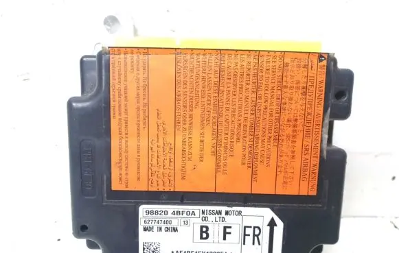 Nissan X-Trail T32 Airbag control unit/module 988204BF0A