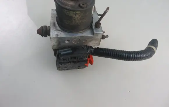 Suzuki Wagon R+ ABS Pump AC046001254