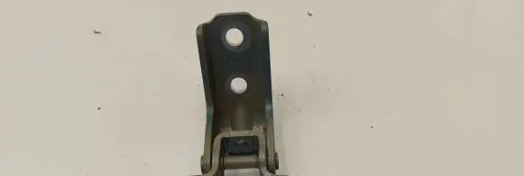 Hyundai Kona I Front door upper hinge