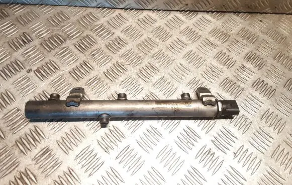 Mercedes-Benz C W204 Fuel main line pipe 6420702595 A6420702595