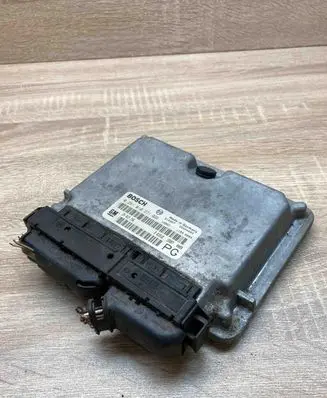 Opel Vectra B Engine control unit/module ECU 24417196 0281010271